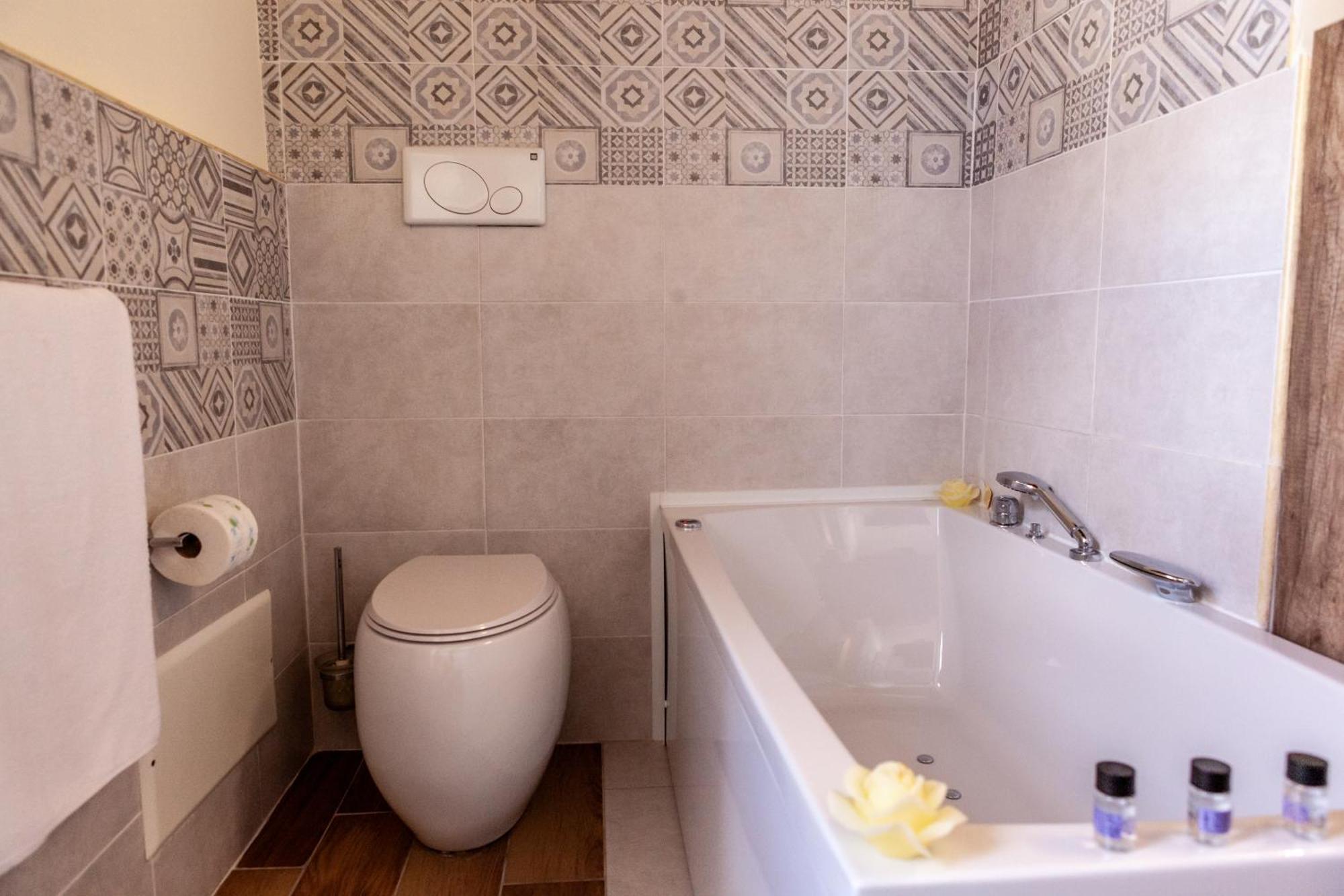 B&B Piazza Noua 1831 ソラ エクステリア 写真